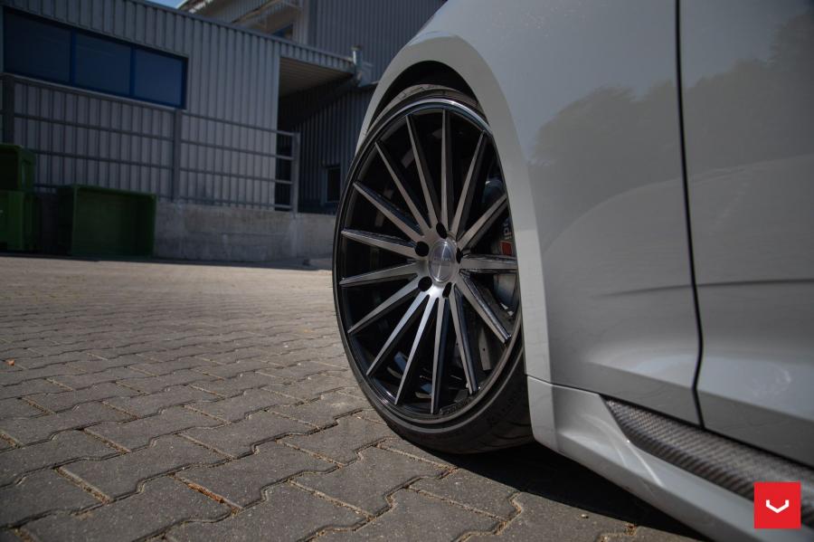 Детали экстерьера Audi RS5 Coupe on Vossen Wheels (VFS-2) 2019 года  (фото 8 из 33)